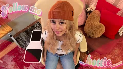 _hottie__ online show from 28, 1, 2025