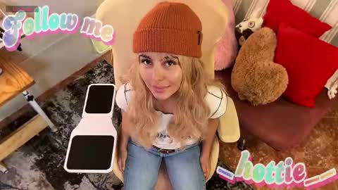Snapshot of _hottie__ chatting on 30, 5, 2026 _hottie__ online show from 30, 5, 2026