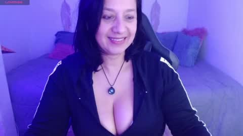 Snapshot of _isis74_ chatting on 8, 5, 2026 Camila online show from 8, 5, 2026