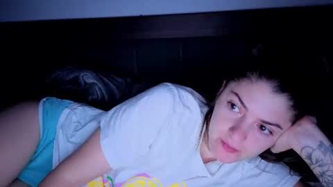 _just_a_simple_girl online show from 12, 7, 2026