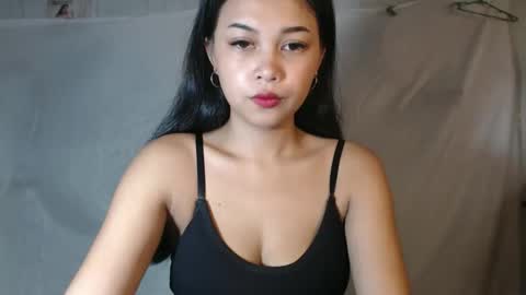 Snapshot of _justrea chatting on 18, 5, 2026 call me rea online show from 18, 5, 2026