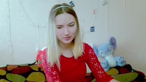 _kikiclark_ online show from 1, 10, 2025