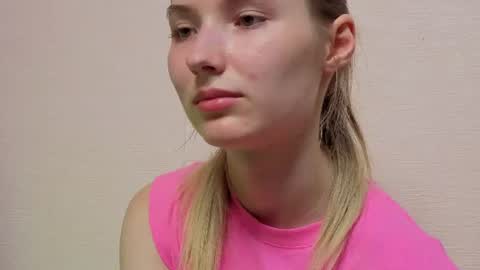 Snapshot of _kikiclark_ chatting on 2, 7, 2026 _kikiclark_ online show from 2, 7, 2026