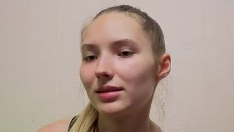 Snapshot of _kikiclark_ chatting on 9, 7, 2026 _kikiclark_ online show from 9, 7, 2026