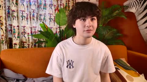 Snapshot of _killua_freecss chatting on 16, 4, 2026 killua online show from 16, 4, 2026