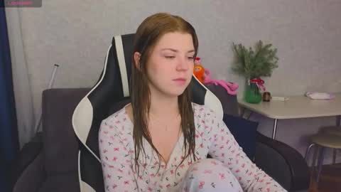 Molly   Emily online show from 18, 12, 2025