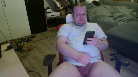 Snapshot of _kitsu_ chatting on 1, 11, 2025 _kitsu_ online show from 1, 11, 2025