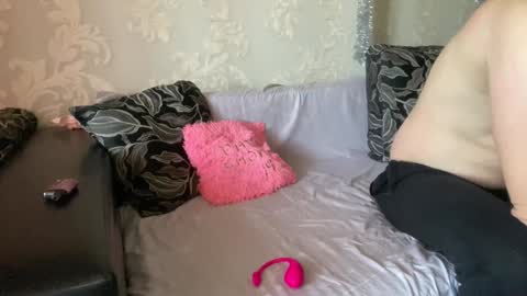  krisvanessa  online show from 15, 1, 2025