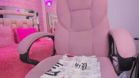 Laura online show from 2, 3, 2025