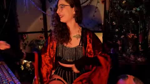 Snapshot of _lady_luna_ chatting on 11, 10, 2025 Lady Luna online show from 11, 10, 2025