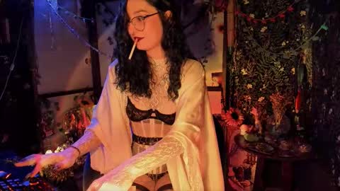 Snapshot of _lady_luna_ chatting on 12, 10, 2025 Lady Luna online show from 12, 10, 2025