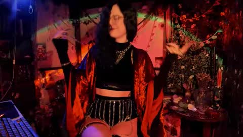 Snapshot of _lady_luna_ chatting on 20, 10, 2025 Lady Luna online show from 20, 10, 2025