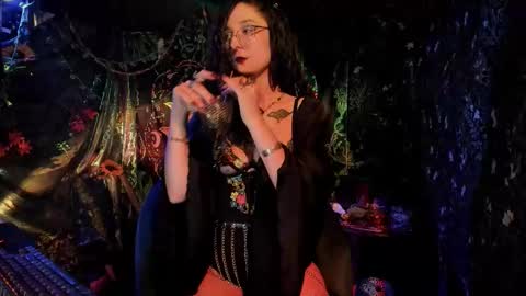 Snapshot of _lady_luna_ chatting on 13, 11, 2025 Lady Luna online show from 13, 11, 2025