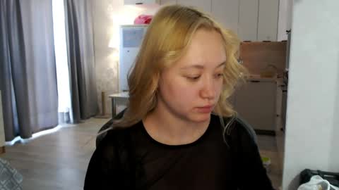 _lalune_ online show from 25, 5, 2026