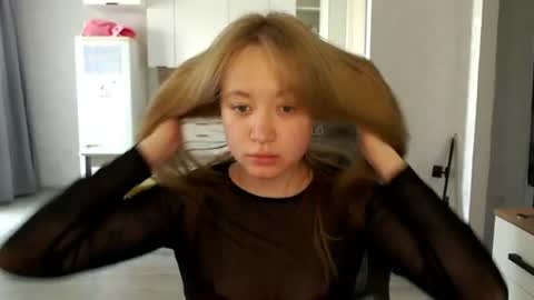 _lalune_ online show from 19, 6, 2026