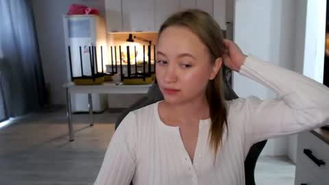 _lalune_ online show from 23, 6, 2026