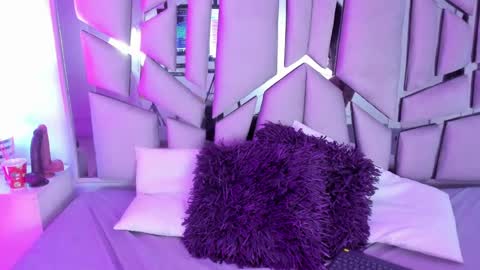 Lanna  online show from 11, 3, 2025