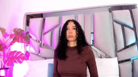 Lanna  online show from 18, 4, 2026