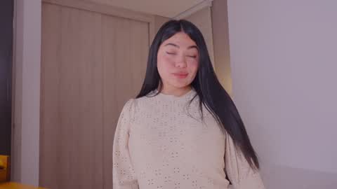 Snapshot of _lasuescun chatting on 4, 2, 2025 Alejandra suescun online show from 4, 2, 2025