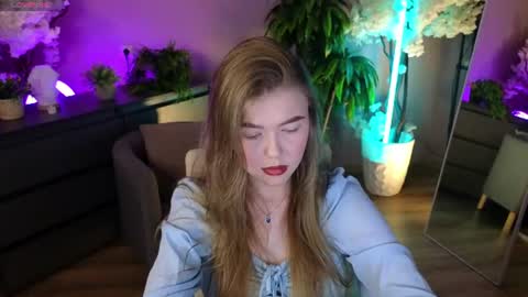 _liilcrystal_ online show from 12, 7, 2026