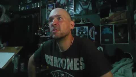 Snapshot of _longfellow chatting on 4, 3, 2026 That guy online show from 4, 3, 2026