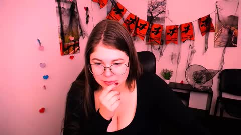 Snapshot of _lovely_mary chatting on 29, 10, 2025 Mary online show from 29, 10, 2025