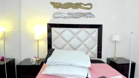  luna  sweet  online show from 23, 2, 2025