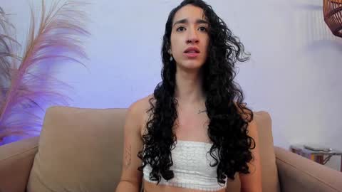 Snapshot of _luna_dupont_ chatting on 4, 1, 2025 Luna online show from 4, 1, 2025