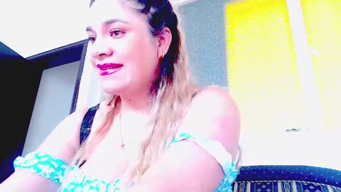 _lunagold_ online show from 6, 4, 2026