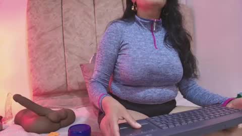 Snapshot of _marcela__ chatting on 26, 4, 2026 _marcela__ online show from 26, 4, 2026
