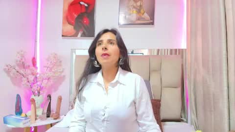Snapshot of _marcela__ chatting on 15, 5, 2026 _marcela__ online show from 15, 5, 2026