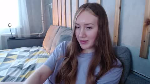 Snapshot of _marianne_ chatting on 28, 2, 2025 online show from 28, 2, 2025