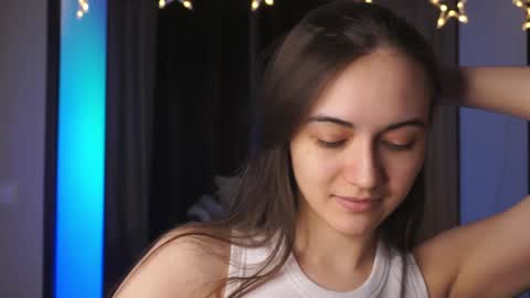  Gwen  online show from 1, 2, 2025