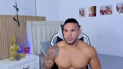 Snapshot of _matthew_santos_ chatting on 21, 4, 2026 _matthew_santos_ online show from 21, 4, 2026