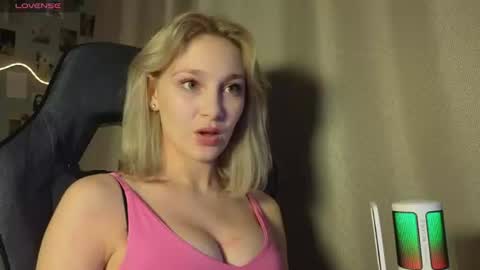 Snapshot of _mayaroberts chatting on 22, 6, 2026 Im Cassy online show from 22, 6, 2026