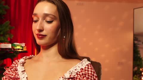 Snapshot of _meganmeow_ chatting on 7, 12, 2024  Saturday - start 2030-2130 GMT online show from 7, 12, 2024