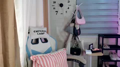 Snapshot of _mellyxxx chatting on 8, 5, 2026 Melly online show from 8, 5, 2026