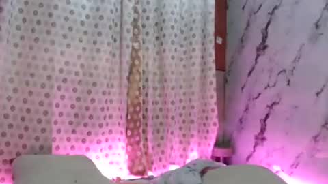 Snapshot of _mellyxxx chatting on 5, 7, 2026 Melly online show from 5, 7, 2026
