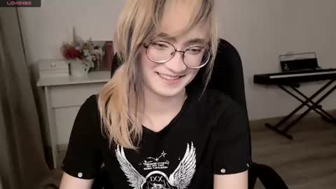 Snapshot of _meow_neko_ chatting on 25, 7, 2026 _meow_neko_ online show from 25, 7, 2026