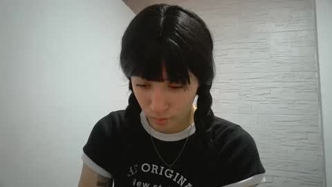 Mia-foster online show from 11, 11, 2025