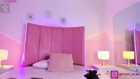 Snapshot of _mia_foxx_ chatting on 2, 10, 2025 _mia_foxx_ online show from 2, 10, 2025