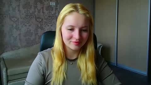 Snapshot of _mila_la_ chatting on 5, 6, 2026 Melanie online show from 5, 6, 2026