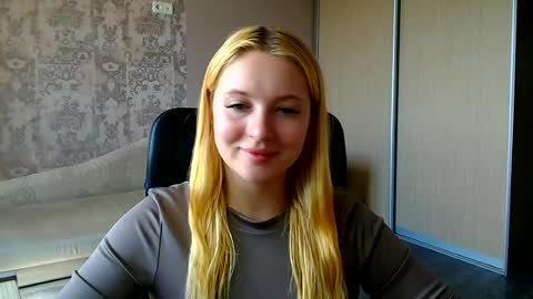 Snapshot of _mila_la_ chatting on 27, 6, 2026 Melanie online show from 27, 6, 2026