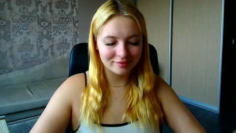 Snapshot of _mila_la_ chatting on 29, 6, 2026 Melanie online show from 29, 6, 2026