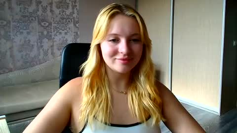Snapshot of _mila_la_ chatting on 6, 7, 2026 Melanie online show from 6, 7, 2026