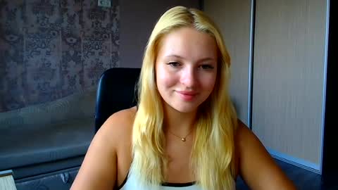Snapshot of _mila_la_ chatting on 4, 8, 2026 Melanie online show from 4, 8, 2026