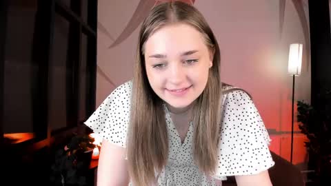 Snapshot of _mila_luna_ chatting on 12, 5, 2026 _mila_luna_ online show from 12, 5, 2026