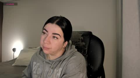 _miss_coco_ online show from 26, 11, 2025