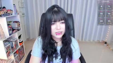 Hanna  Idependent Model   online show from 11, 11, 2025