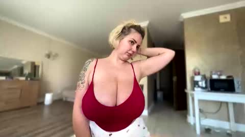 Snapshot of _morpho_ chatting on 28, 2, 2026 Francine Aisi Morpho - a genus of blue butterflies. online show from 28, 2, 2026